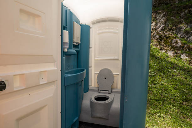 Porta potty delivery and setup in Leonia, NJ